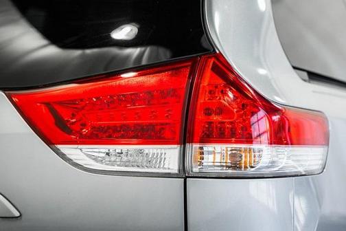 2012 Toyota Sienna LE