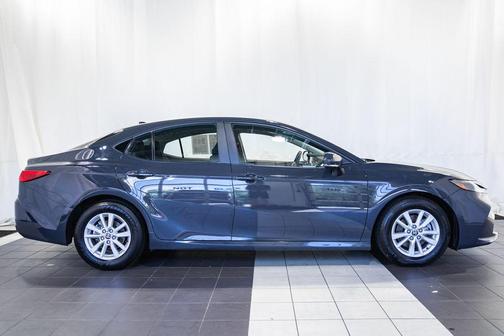 Underground 2025 Toyota Camry LE