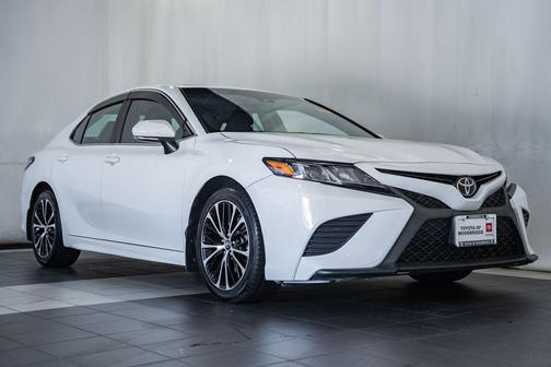 2018 Toyota Camry SE