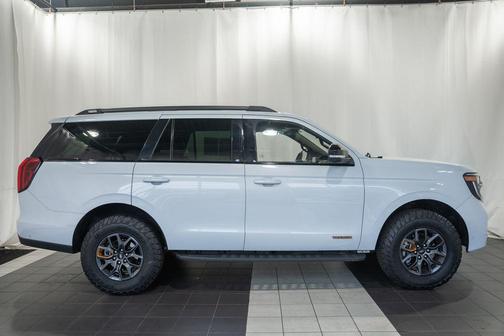 Silver Metallic 2025 Ford Expedition Tremor