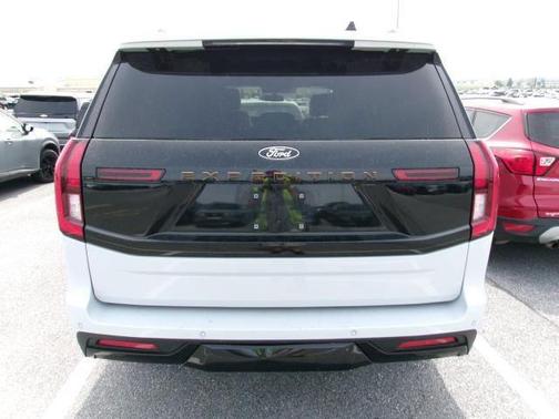 Silver Metallic 2025 Ford Expedition Tremor