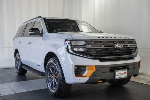 Silver Metallic 2025 Ford Expedition Tremor
