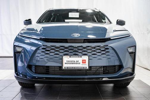 2025 Toyota Crown Signia XLE