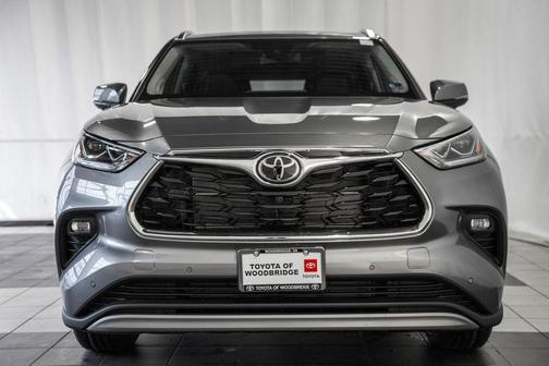 2026 Toyota Highlander Hybrid Platinum