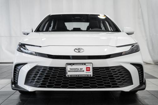 Ice 2025 Toyota Camry SE