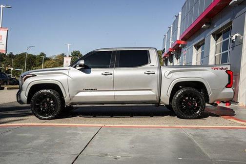2022 Toyota Tundra SR5