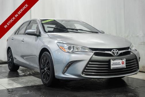 Celestial Silver Metallic 2017 Toyota Camry LE