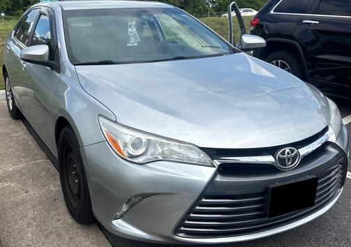 Celestial Silver Metallic 2017 Toyota Camry LE