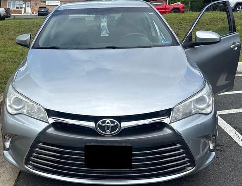 Celestial Silver Metallic 2017 Toyota Camry LE