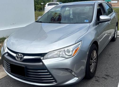 Celestial Silver Metallic 2017 Toyota Camry LE