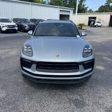 Dolomite Silver Metallic 2022 Porsche Macan Macan
