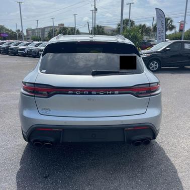 Dolomite Silver Metallic 2022 Porsche Macan Macan
