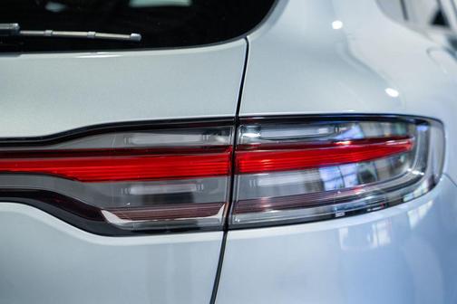 Dolomite Silver Metallic 2022 Porsche Macan Macan