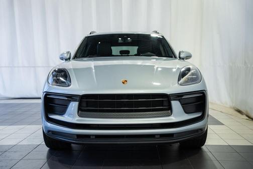 Dolomite Silver Metallic 2022 Porsche Macan Macan