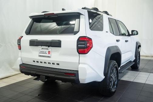 Ice 2025 Toyota 4Runner SR5