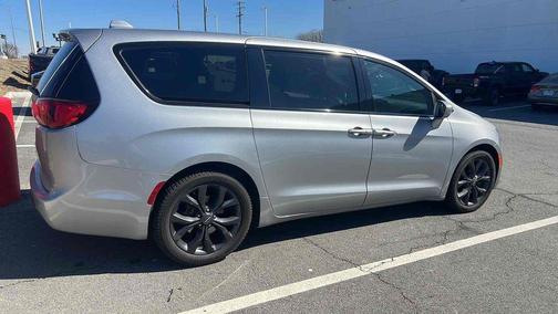 Billet Silver Metallic Clearcoat 2020 Chrysler Pacifica Touring
