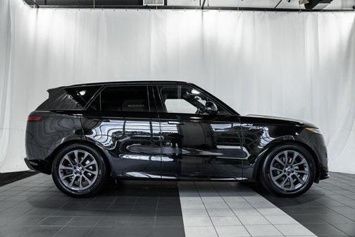 2024 Land Rover Range Rover Sport SE