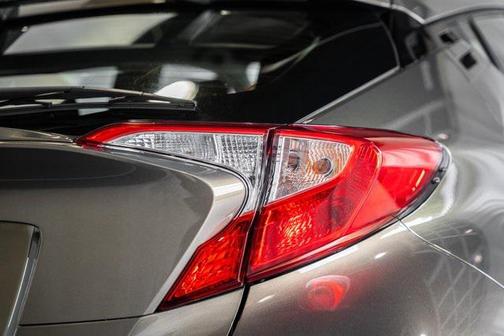 2021 Toyota C-HR LE