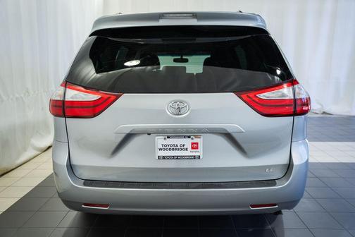 Silver Sky Metallic 2017 Toyota Sienna LE