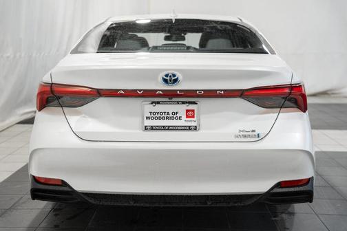 2019 Toyota Avalon Hybrid XLE Plus