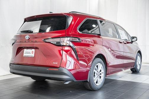 2025 Toyota Sienna XLE 7 Passenger