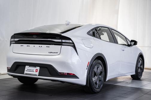 2024 Toyota Prius Prime SE