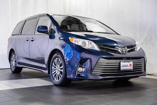 2020 Toyota Sienna XLE Premium