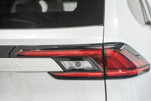 Wind Chill Pearl 2025 Toyota Grand Highlander Hybrid Limited MAX