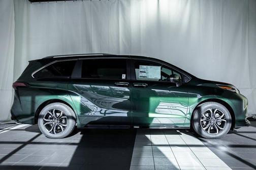 2026 Toyota Sienna Platinum