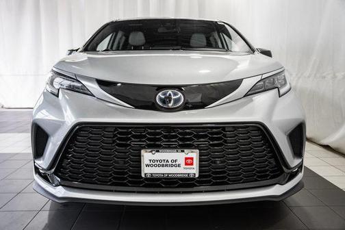 2021 Toyota Sienna XSE 7 Passenger