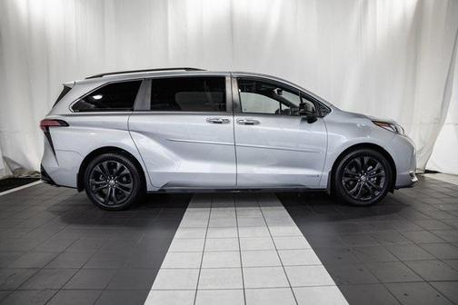 2021 Toyota Sienna XSE 7 Passenger