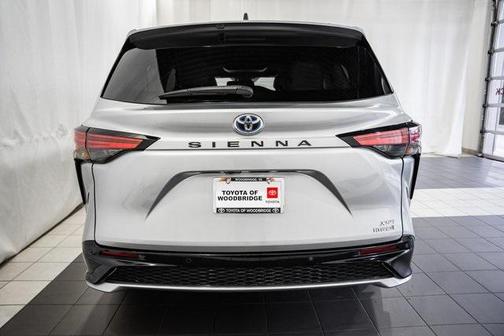 2021 Toyota Sienna XSE 7 Passenger