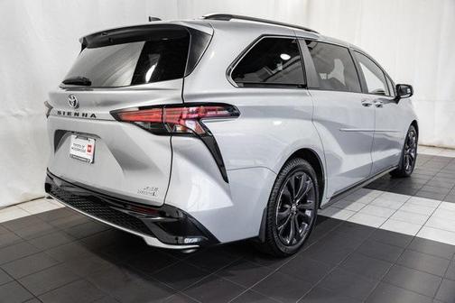 2021 Toyota Sienna XSE 7 Passenger
