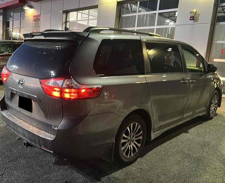 2020 Toyota Sienna XLE