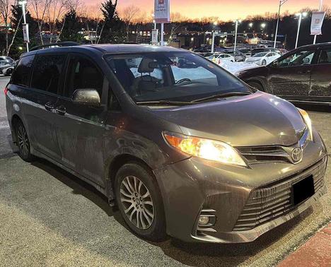 2020 Toyota Sienna XLE
