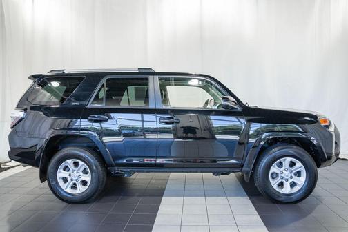Midnight Black Metallic 2024 Toyota 4Runner SR5 Premium