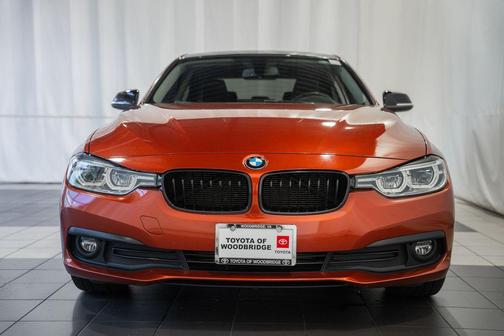 Sunset Orange Metallic 2018 BMW 320 i