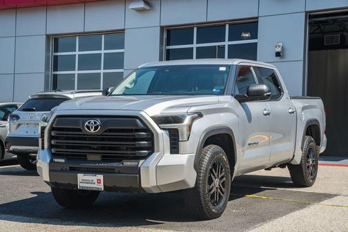 Celestial Silver Metallic 2023 Toyota Tundra SR5