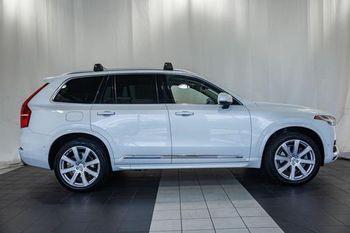 Crystal White Pearl Metallic 2017 Volvo XC90 Hybrid T8 Inscription