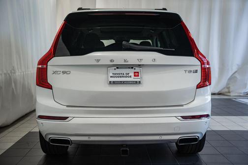 Crystal White Pearl Metallic 2017 Volvo XC90 Hybrid T8 Inscription
