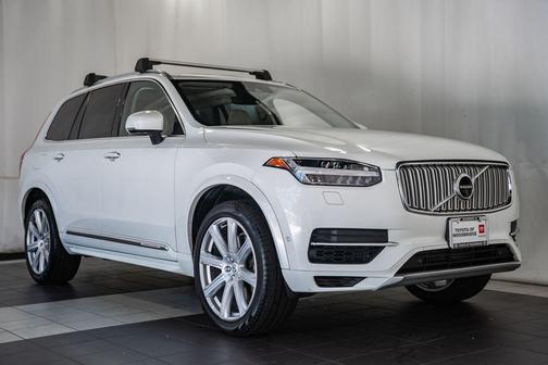 Crystal White Pearl Metallic 2017 Volvo XC90 Hybrid T8 Inscription