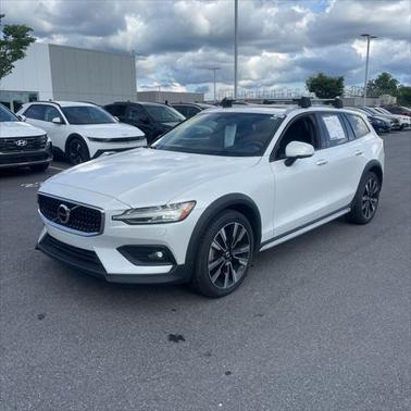 2023 Volvo V60 Cross Country B5 Ultimate