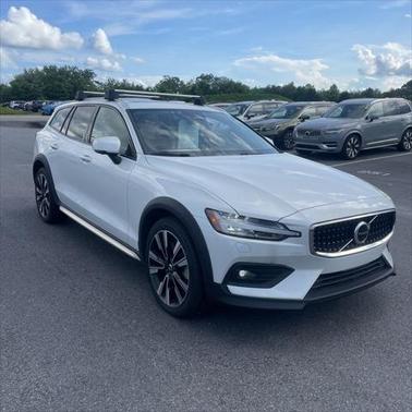2023 Volvo V60 Cross Country B5 Ultimate