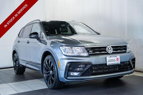Platinum Gray Metallic 2021 Volkswagen Tiguan 2.0T SE R-Line Black