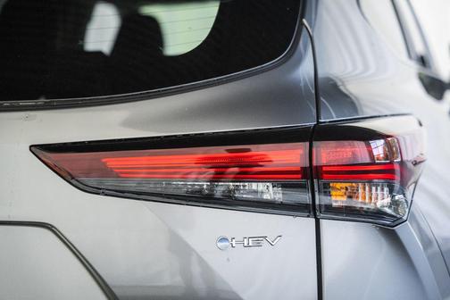 Heavy Metal 2026 Toyota Highlander Hybrid Platinum