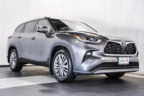 2022 Toyota Highlander Platinum