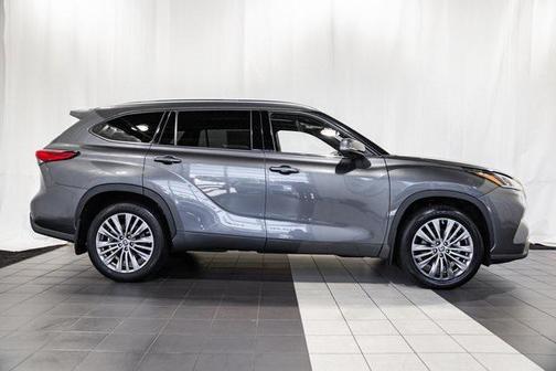 2022 Toyota Highlander Platinum