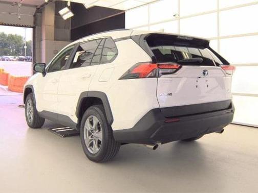 2022 Toyota RAV4 Hybrid LE