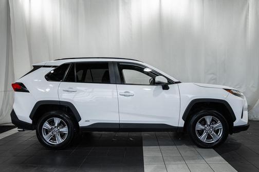 Ice 2025 Toyota RAV4 Hybrid XLE