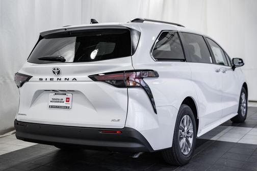 2026 Toyota Sienna XLE